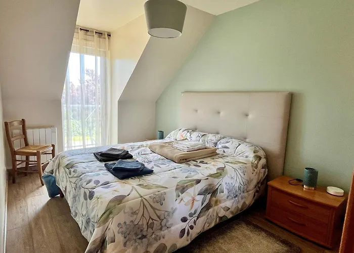 - Avec Jardin, 15 Mn Plage-centre-ville Hébergement de vacances *