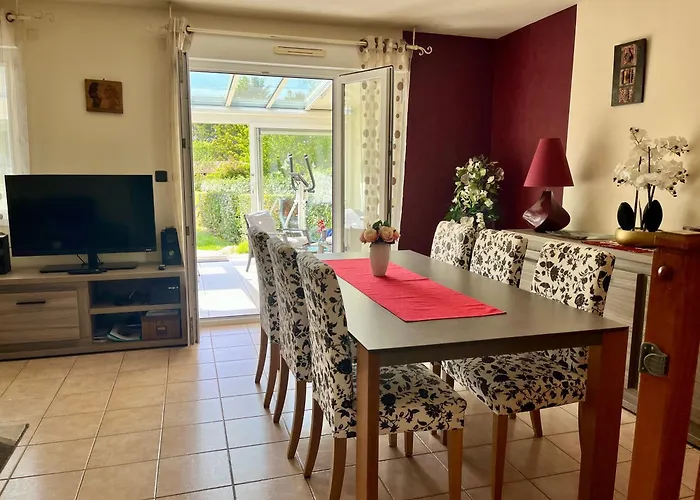 - Avec Jardin, 15 Mn Plage-centre-ville Holiday home